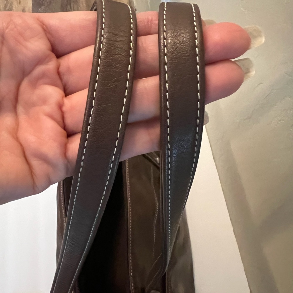 Levenger Dark Brown Leather Duffel Bag - Picture 4 of 15